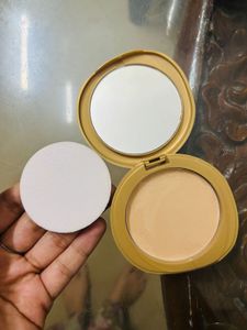 lakme unused Compact  Powder-natural