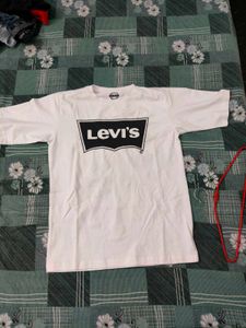 Levi's White T-Shirt