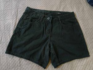 Short jeans