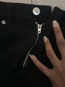 H&amp;M Black Mom Fit Jeans — EUR 32Brand: H&amp;M