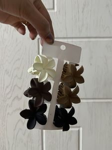 🛍️Pack of 4 Cute accessories