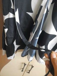 Stylish Black &amp; White Patterned Top🤩❤️
