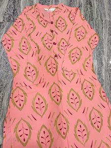 Stylish Pink Leaf Print Kurta