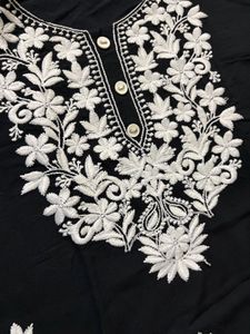 Elegant Black & White Embroidered Casual Kurti (Si