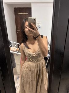 Elegant Sleeveless Midi Dress