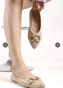 Beige ballerina