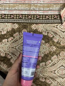 Aqualogica Illuminate Hydra Smooth Face Wash