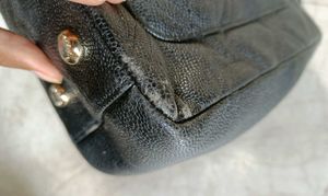 AUTHENTIC METROCITY BAG Chic Black Quilted Handbag