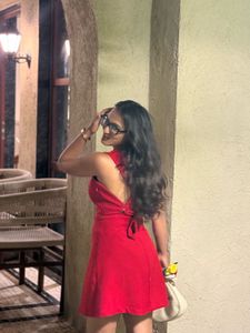 Chic Red Backless Mini Dress