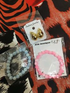 Chic Jewelry Set: Earrings & Bracelets