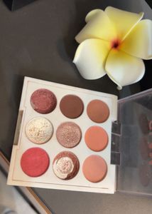 Glow Eyeshadow Palette