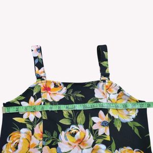 Floral Print Crop Top 🆕 NWOT