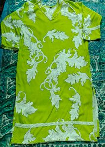 Vibrant Green Kurta set with Leaf Print