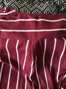 (Fits 32-34) Maroon Striped V-Neck Top ❤️