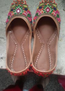 Embellished Juttis/Mojaris - Indian Footwear