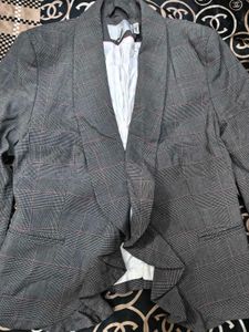 H&amp;M Chic Grey Plaid Blazer