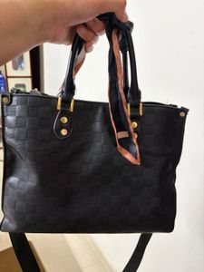 Chic Black Textured Tote Bag