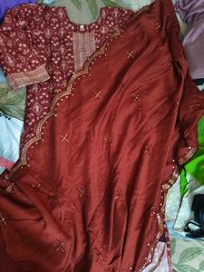 Maroon Printed Kurta Set With Tiki Work