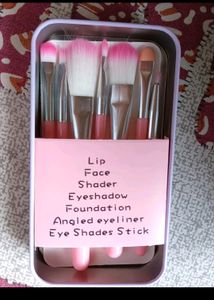 Brand New*** Makeup Brushes (Pack Of 7)