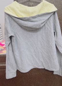 Grey Pullover with Yellow Collar