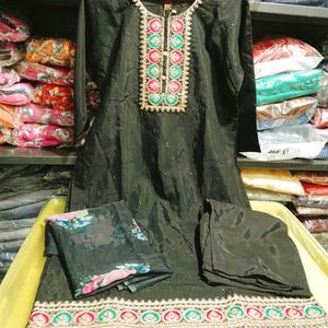 Heavy Embroidery Work Kurti Set
