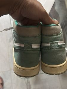Air Jordan 1 High "Lucky Green" Sneakers