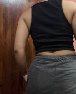 black crop top