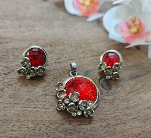 Red Pendant & Earring vintage Set