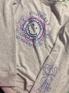women graphic print round neck Tshirt