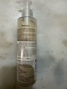 Aveeno Calm + Restore Nourishing Oat Cleanser