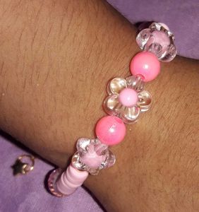 Cute Pink Beaded Flower Bracelet