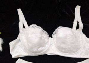 Elegant White Lace Bra with brief 👍