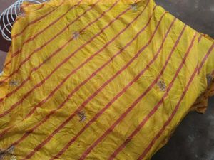 Lahariya print wali chiffon saree