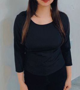 Max Black Top...
