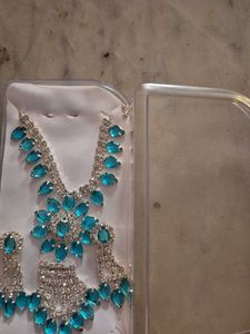 Stunning Teal Jewel Necklace &amp; Earring Set