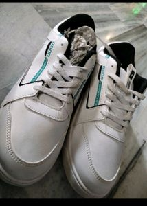 Stylish White Shooes For Man's