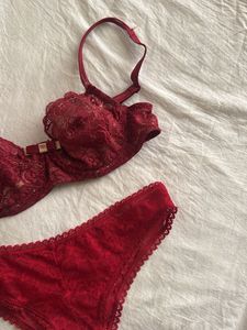 Lace Bra and Panty Set