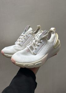 Under Armour HOVR 3