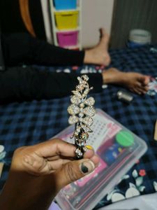 Sparkling Floral Hair Clip
