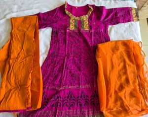 Beautiful Pink Kurta set with Intricate Design