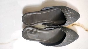 Sparkly Grey Pointed-Toe Flats