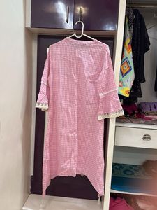 Chic Pink Checked Kurta with Embroidery