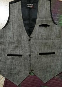 Men sleeveless formal/party wear jacket