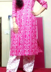 "🌟 Jaipur Bhandhani Kurta Set! Cotton Kurta + Rayon Pants 🌺 Printed Pattern, 3/4 Sleeves. Sizes XS-XL. Made in India 🇮🇳"