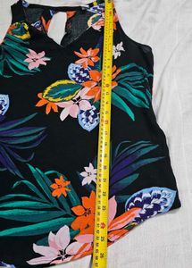 Old Navy Sleeveless Cutout-Back Tank Top