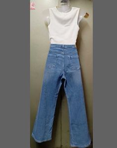 Classic Blue Jeans &amp; White Tee Outfit