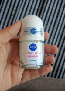 Nivea Natural Glow Smooth Skin Roll-On
