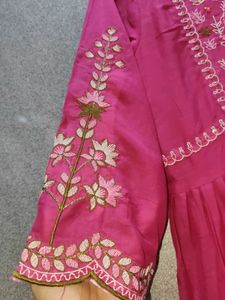 Elegant Pink Embroidered Kurta