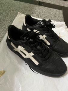 Stylish Black &amp; Cream Sneakers