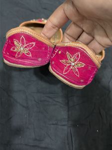 Embellished Punjabi Jutti
